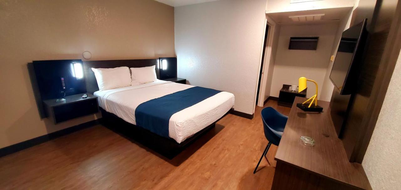 6-palmdale, Ca Hotel 2*