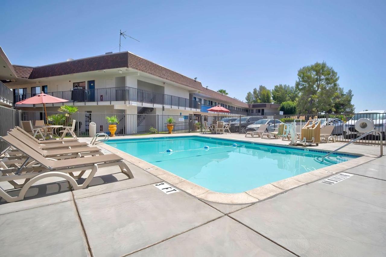 Hotel 6-palmdale, Ca